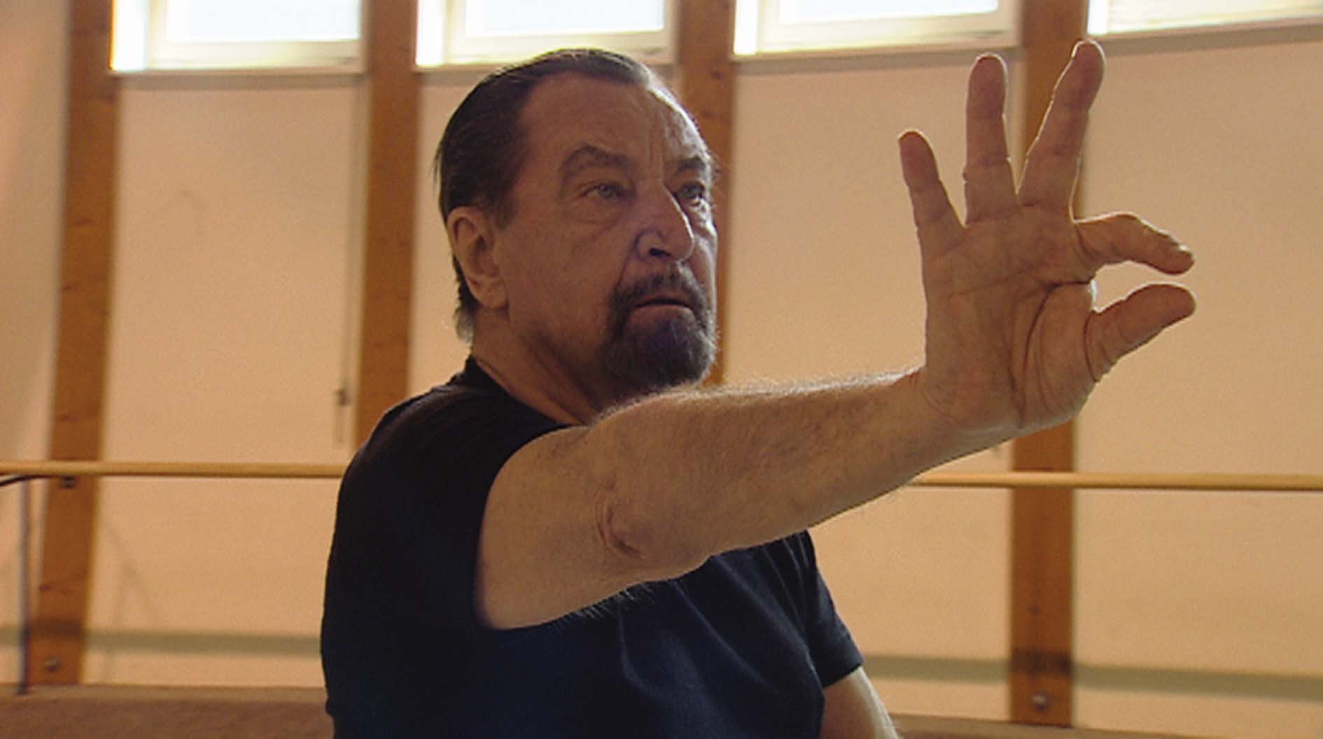 морис бежар в молодости. морис бежар. морис бежар в молодости. танец из фильма хореограф. режис обадиа.