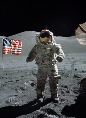 A L&rsquo;OMBRE DE LA LUNE