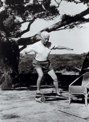 CHARLIE : THE LIFE AND ART OF CHARLES CHAPLIN