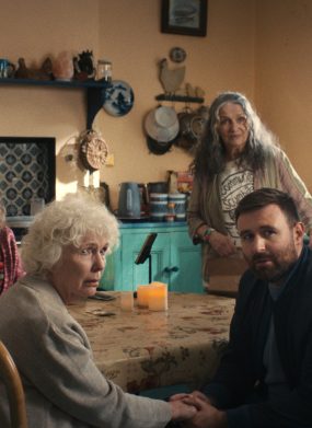 MAMIE SITTING, un charme fou (revue de presse)